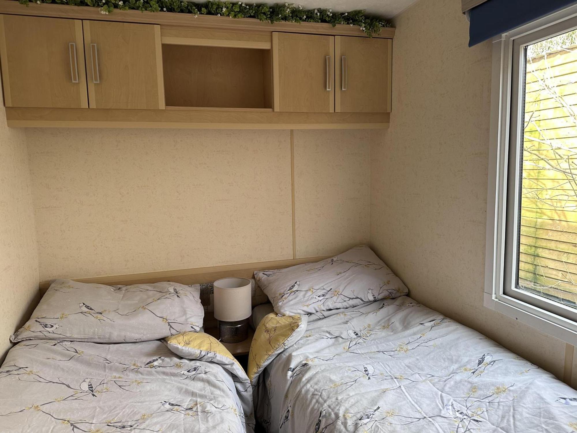 Captivating 2-Bed Static Caravan In Holyhead Llanfachraeth Exterior photo